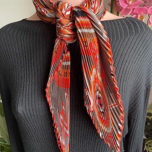 Hermès 24 FBG Paris France Silk Plisse Scarf.